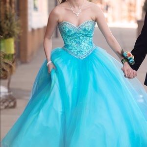 💙Gorgeous Mori Lee prom dress!💙